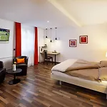 Jardin Hotel 3*